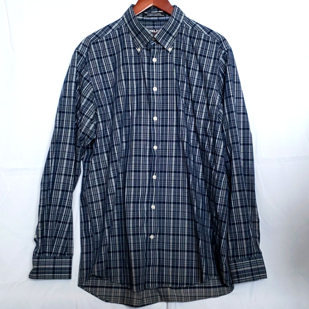 Plaid blue/white strechy button-down casual shirt.